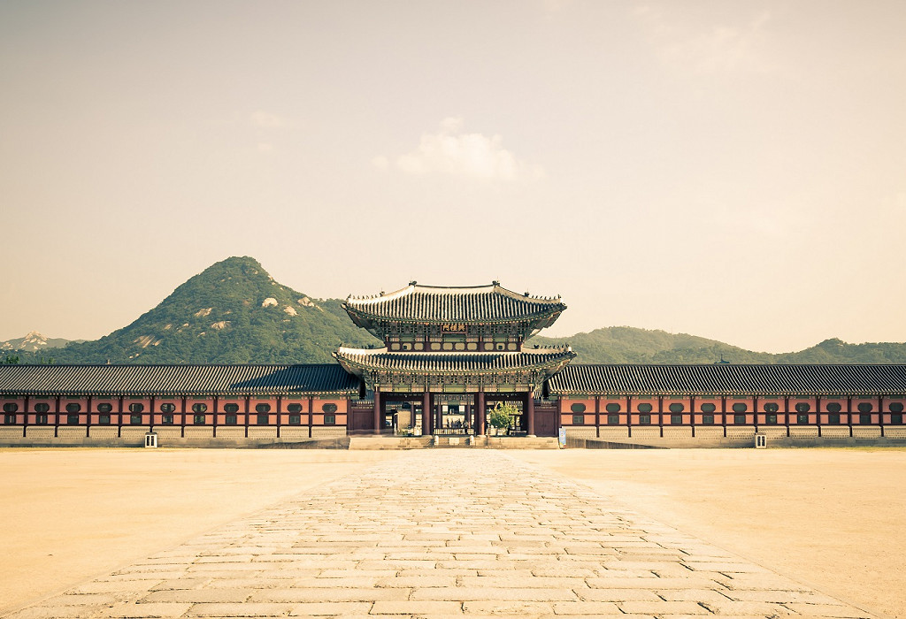 Picture of the palace in Seoul.